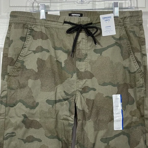 Denizen from Levi’s Super Flex Camouflage Jogger Pants - Picture 6 of 16